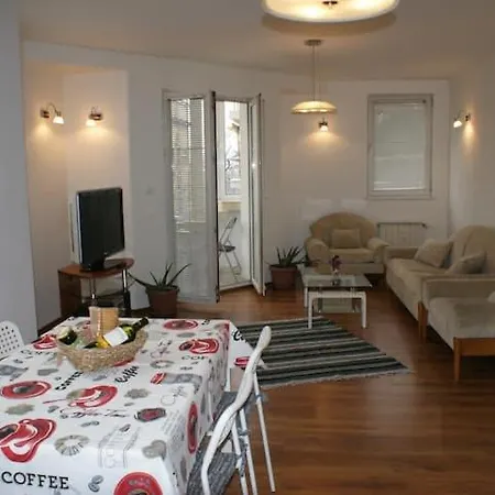 Cozy, Bright, Spacious Apartment In Sofia Center Apartamento