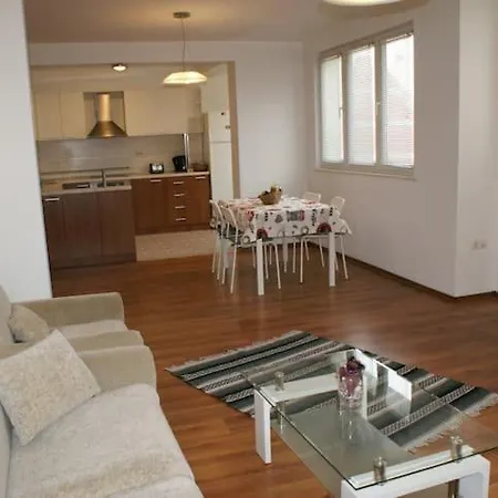 Apartamento Cozy, Bright, Spacious Apartment In Sofia Center
